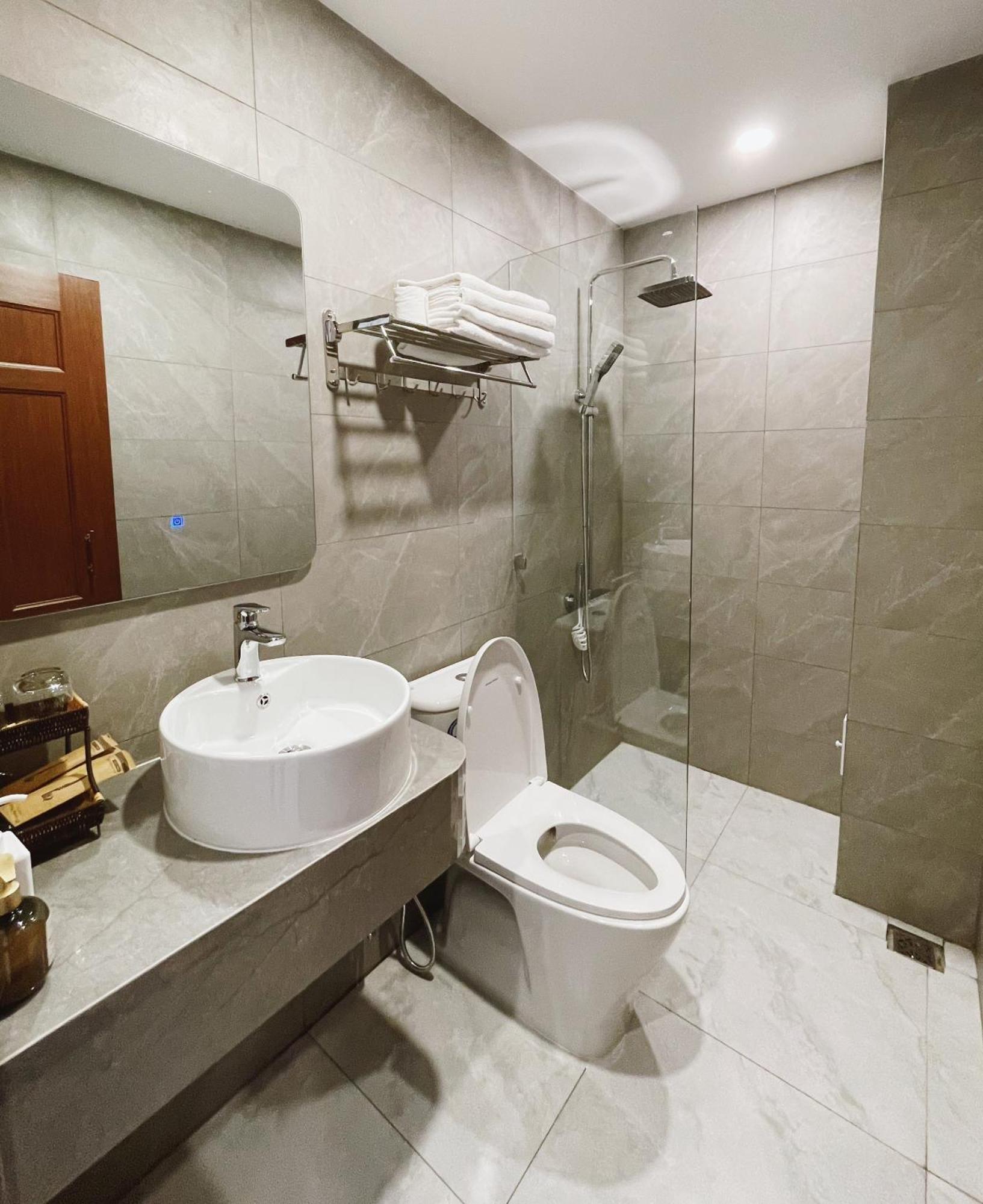 Long Xuyên Phuong Nam Hotel An Giang מראה חיצוני תמונה