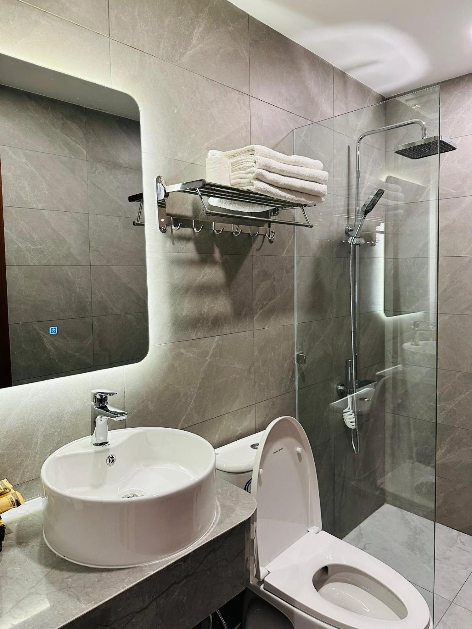 Long Xuyên Phuong Nam Hotel An Giang מראה חיצוני תמונה