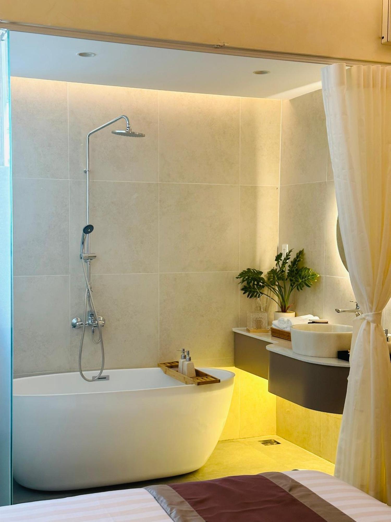 Long Xuyên Phuong Nam Hotel An Giang מראה חיצוני תמונה